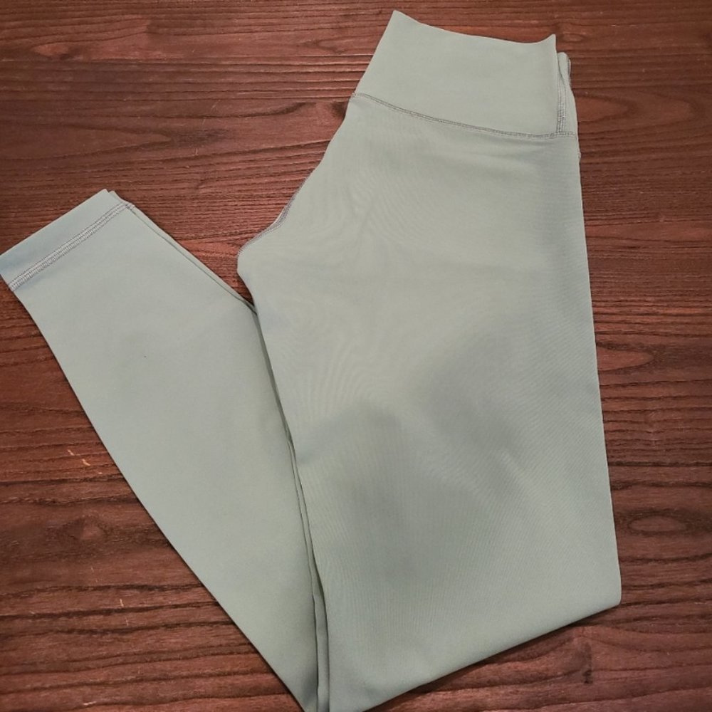 Lululemon Wunder Under HR Tight 25”, Size 8, Luxtreme, Frosted Pine